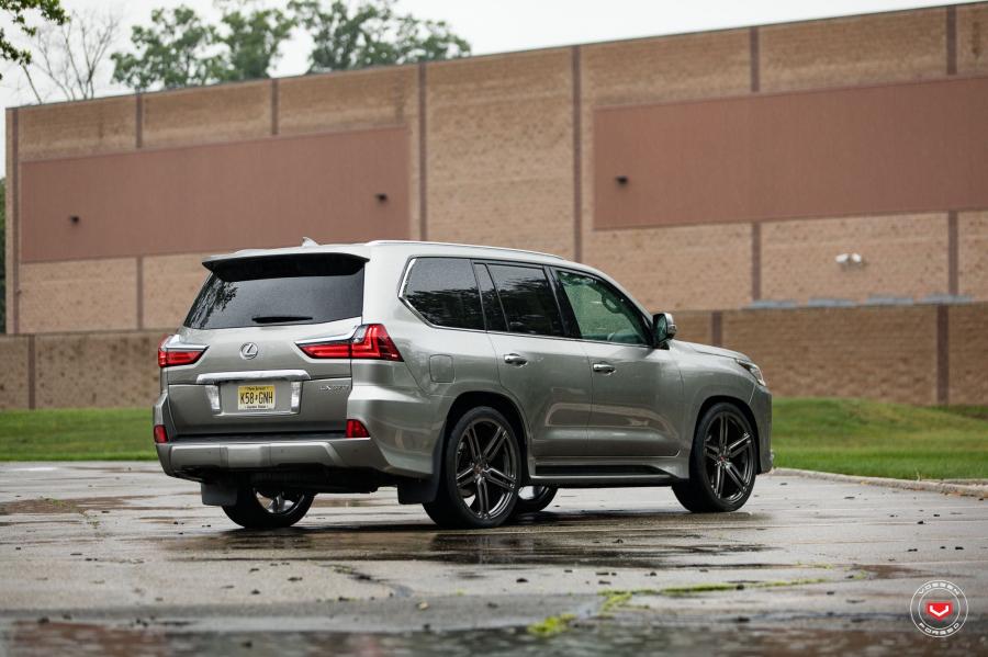  Lexus LX570 on Vossen Wheels (HC-1) 2017 года  (фото 41 из 43)